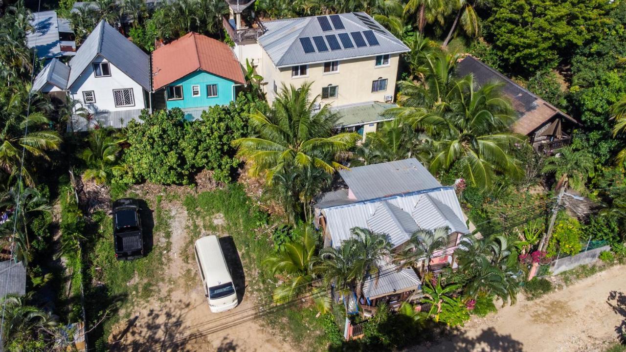 Roatan Backpackers' Hostel Sandy Bay Eksteriør billede