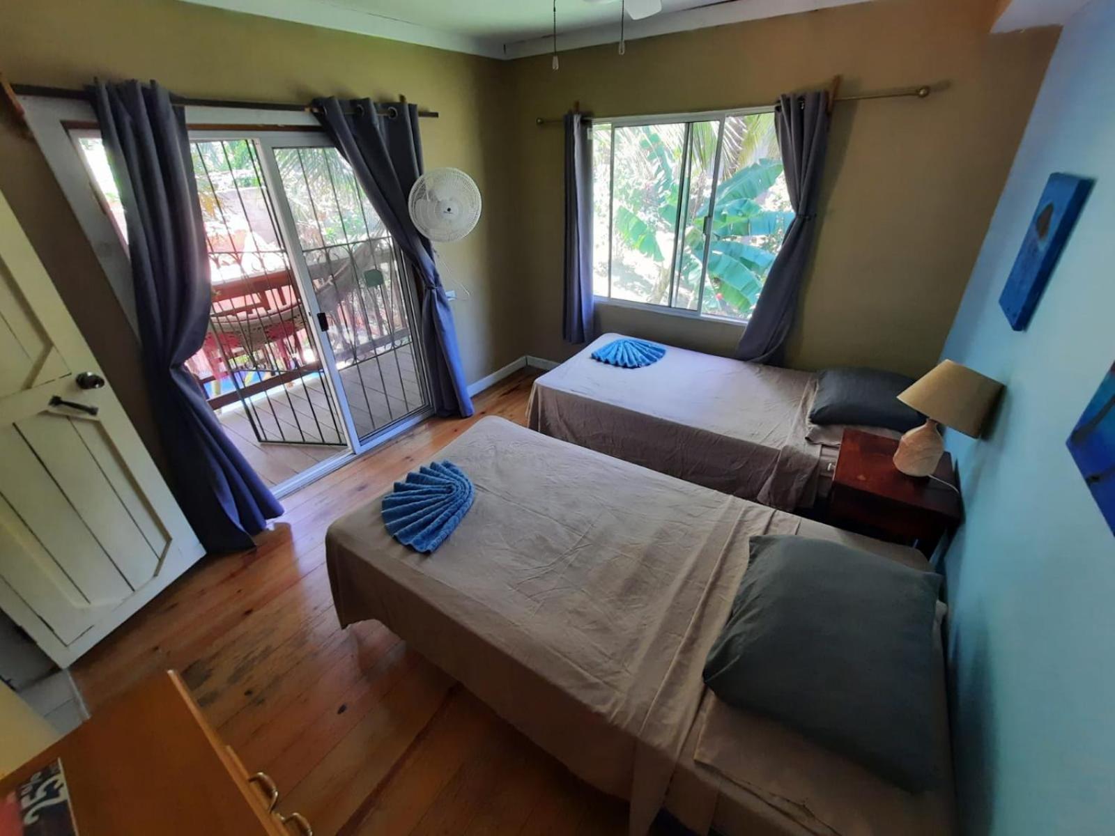 Roatan Backpackers' Hostel Sandy Bay Eksteriør billede