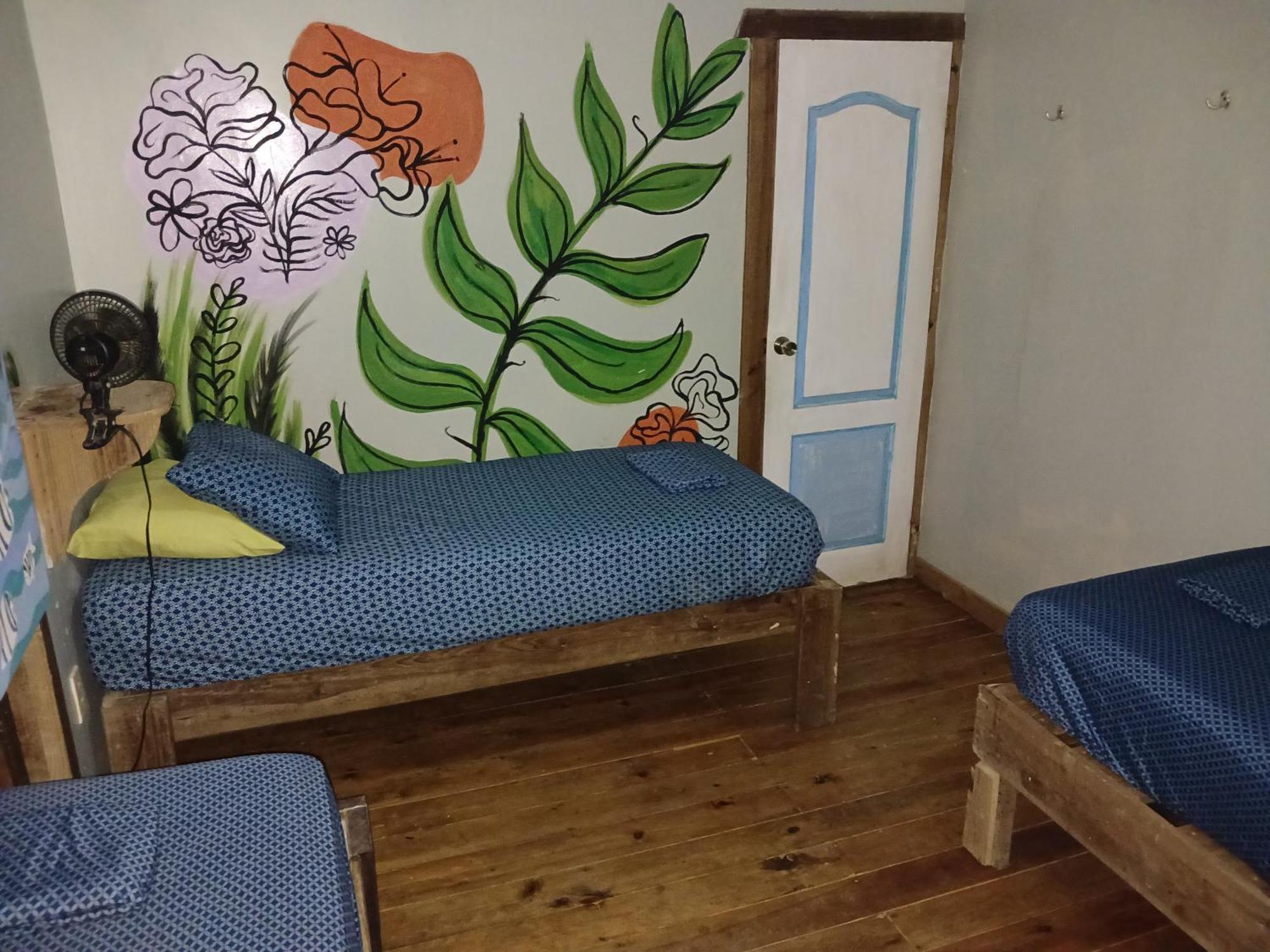 Roatan Backpackers' Hostel Sandy Bay Eksteriør billede